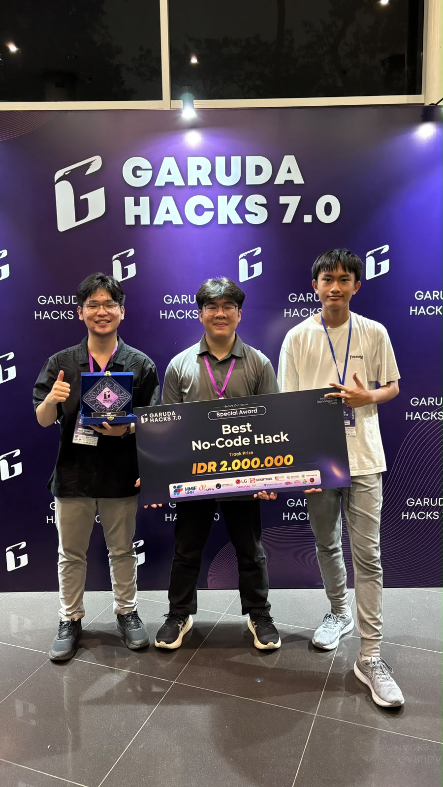 Modal "Speed Dating" Bisa Bawa Pulang Penghargaan! Tim The Santoso UMN Menangkan Best No-Code Hack di Garuda Hacks 7.0